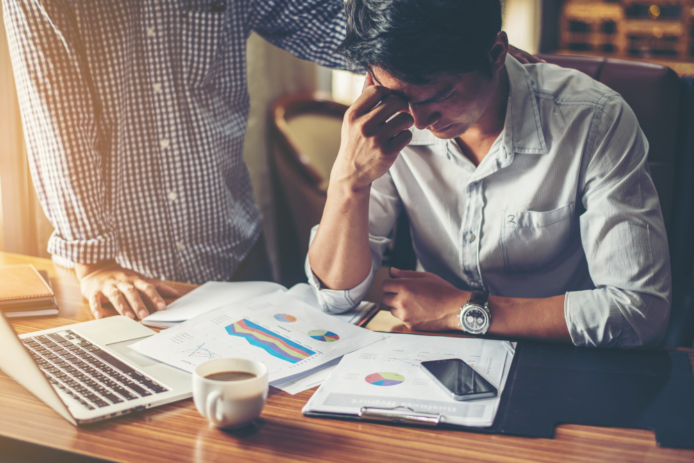Saiba como reconhecer os primeiros indícios de uma crise empresarial e fortalecer a gestão antes que os impactos se agravem.