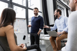 M&A em empresas familiares exige organização financeira, governança e alinhamento antes da negociação.